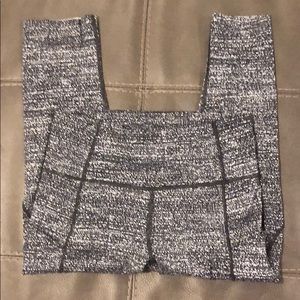 Lululemon Size 6-cropped